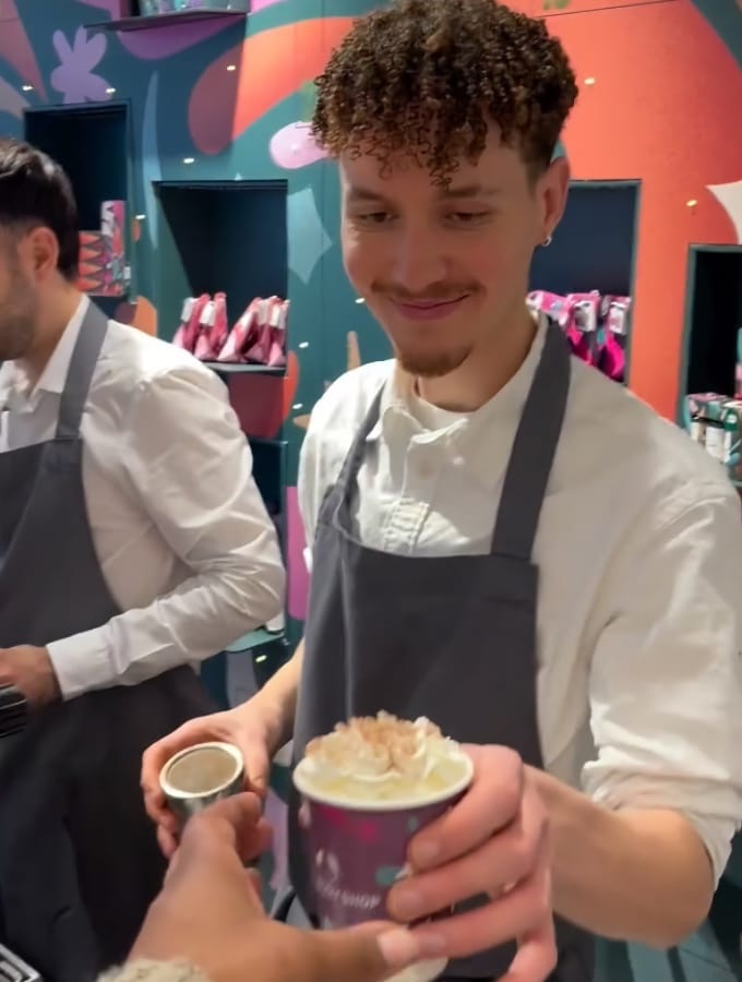 Mobile-Barista-for-Canoes-London-Press-Day-680-home mobile barista serving plum hot chocolate at The Body Shop London launch