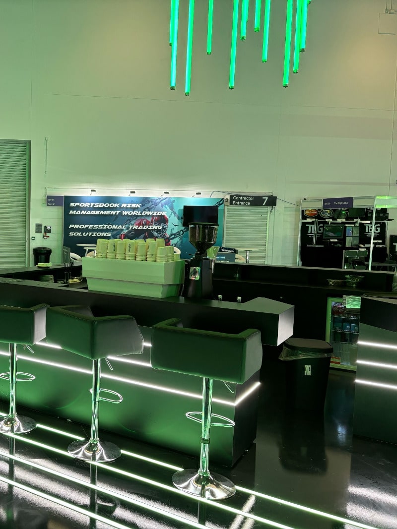 Barcelona mobile coffee bar and barista exhibition service